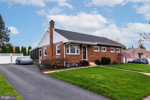 3201 Cloverfield Rd, Harrisburg, PA 17109