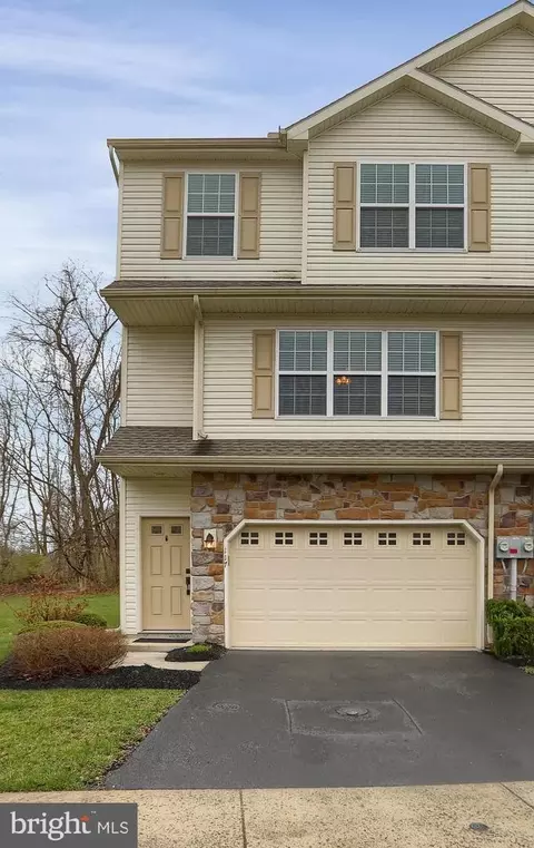 117 Mapleton Blvd, Harrisburg, PA 17112