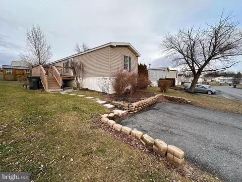 267 Austin Dr, Grantville, PA 17028