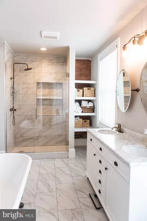 Bath - 317 E Derry Rd, Hershey, PA 17033 photo 3 of 5