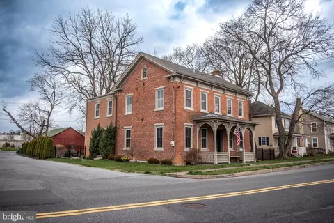 Exterior - 317 E Derry Rd, Hershey, PA 17033 photo 9 of 9