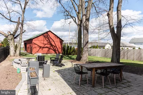 Exterior - 317 E Derry Rd, Hershey, PA 17033 photo 5 of 9