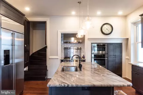 Kitchen - 317 E Derry Rd, Hershey, PA 17033 photo 4 of 6
