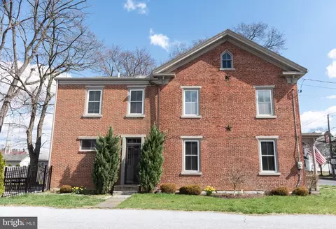Exterior - 317 E Derry Rd, Hershey, PA 17033 photo 3 of 9