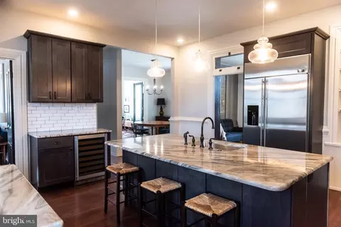 Kitchen - 317 E Derry Rd, Hershey, PA 17033 photo 5 of 6