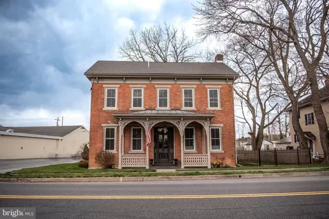 317 E Derry Rd, Hershey, PA 17033