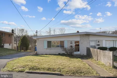 6915 Clearfield St, Harrisburg, PA 17111