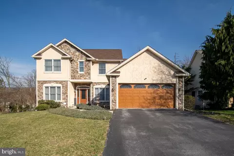 4001 Thicket Ln, Harrisburg, PA 17110