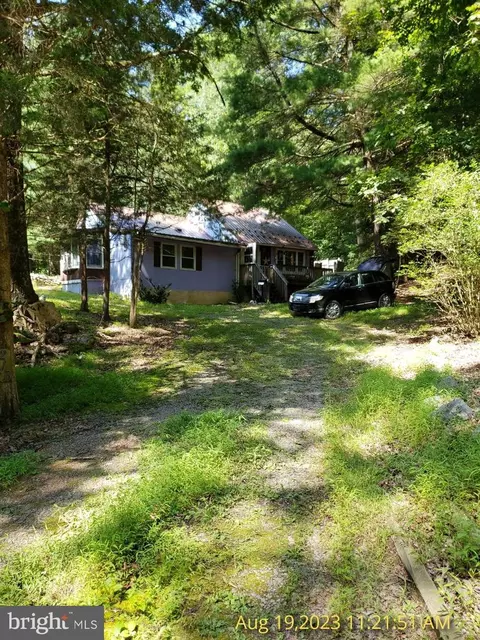 213 Peters Ave, Tower City, PA 17980