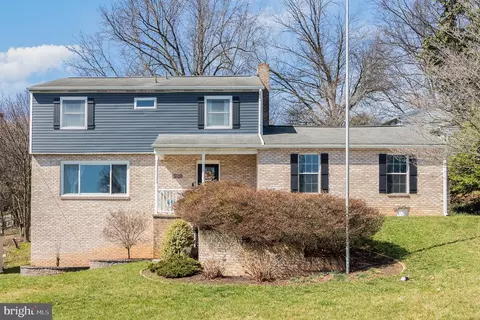 6150 Driftwood Dr, Harrisburg, PA 17111