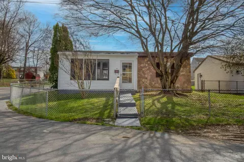 544 Bessemer St, Steelton, PA 17113