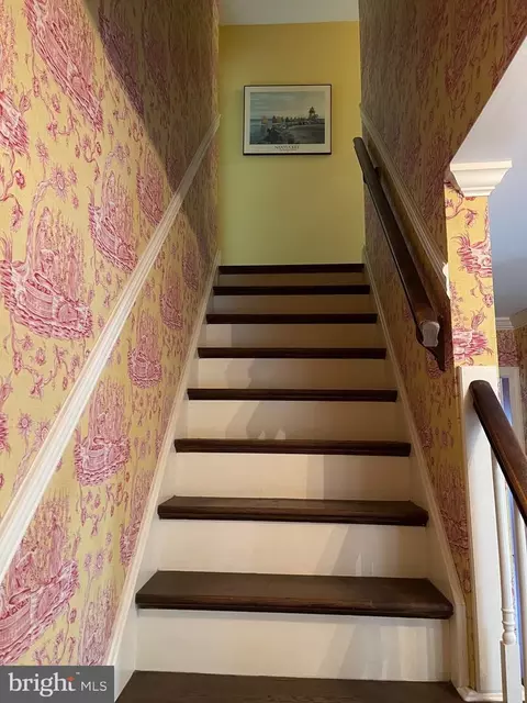 Entry Way - 1044 Beech Ave, Hershey, PA 17033 photo 2 of 3
