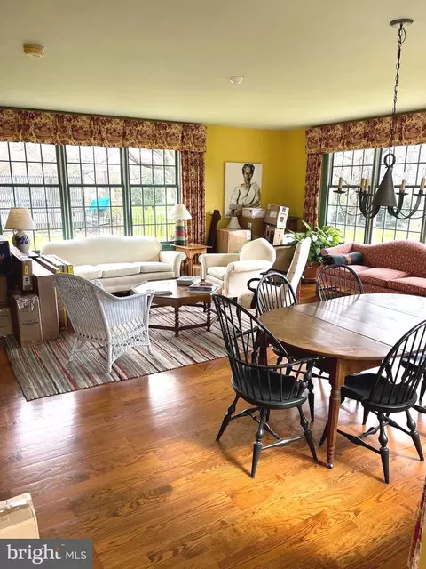 Dining - 1044 Beech Ave, Hershey, PA 17033 photo 1 of 2