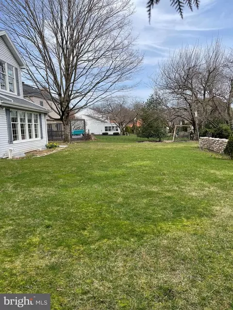 Exterior - 1044 Beech Ave, Hershey, PA 17033 photo 4 of 4