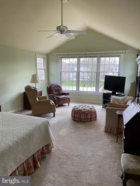 Bedroom - 1044 Beech Ave, Hershey, PA 17033 photo 2 of 6