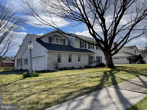 Exterior - 1044 Beech Ave, Hershey, PA 17033 photo 2 of 4