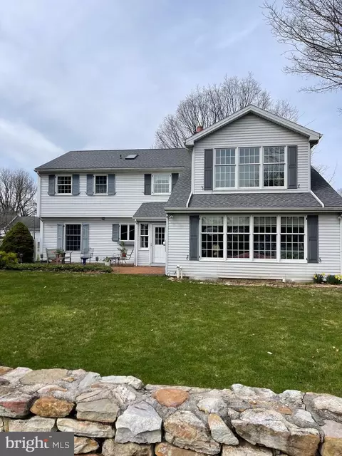 Exterior - 1044 Beech Ave, Hershey, PA 17033 photo 3 of 4
