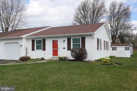 2001 Brentwood Dr, Middletown, PA 17057