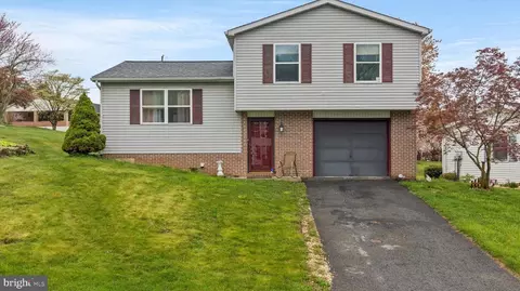 288 Ridgewood Dr, Millersburg, PA 17061