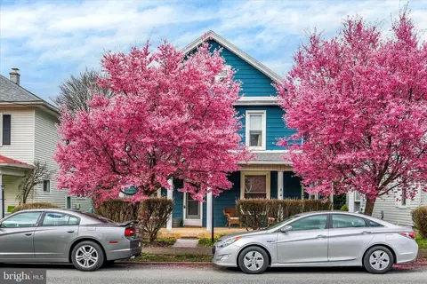 516 W Main St, Hummelstown, PA 17036