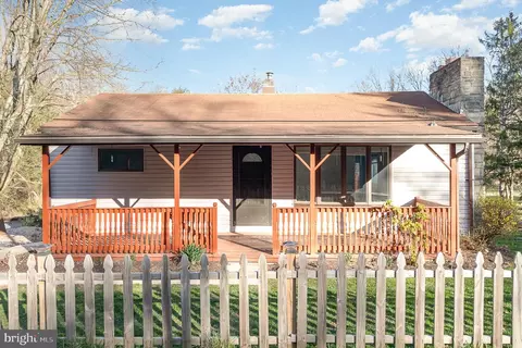 1130 Fishing Creek Valley Rd, Harrisburg, PA 17112