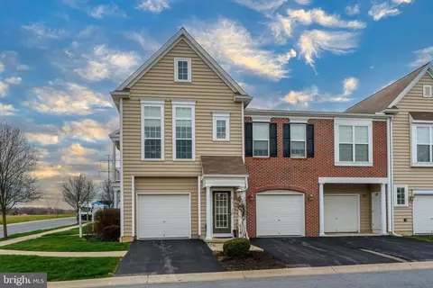 614 Darby Ct, Hummelstown, PA 17036