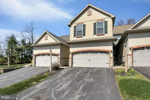 5590 Twilight Dr, Harrisburg, PA 17111