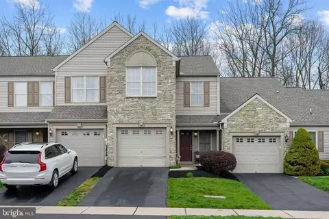 1943 Limestone Dr, Hummelstown, PA 17036