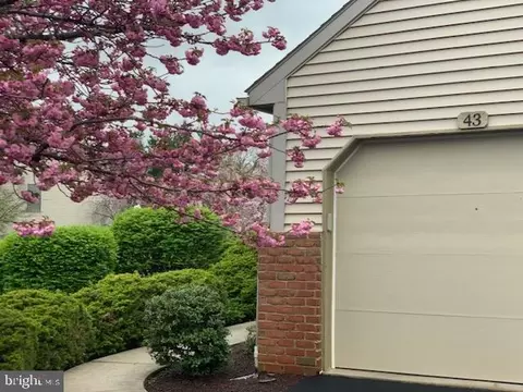 43 Glasgow Ct, Hershey, PA 17033