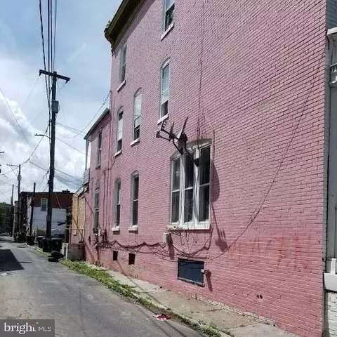 230 S 14th St, Harrisburg, PA 17104