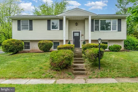 3700 Tudor Dr, Harrisburg, PA 17109