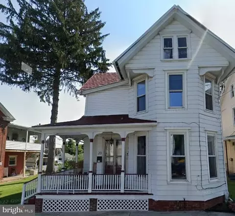 23 S Hanover St, Hummelstown, PA 17036