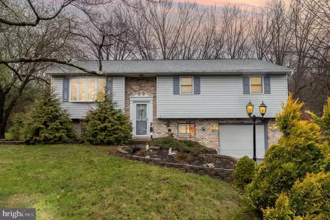 1770 Sunnyhill Ln, Dauphin, PA 17018