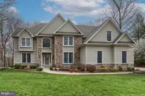 1085 Derry Woods Dr, Hummelstown, PA 17036