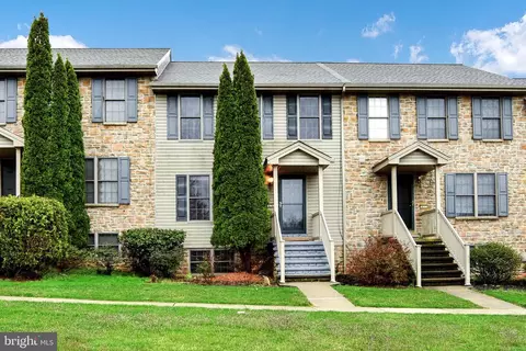 839 Woodridge Dr, Middletown, PA 17057