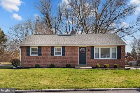 205 Peach Ave, Hershey, PA 17033