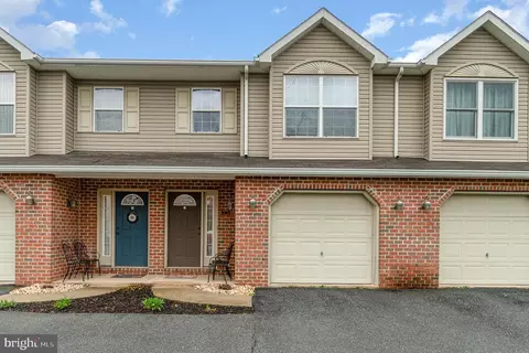 393 Oak St, Millersburg, PA 17061