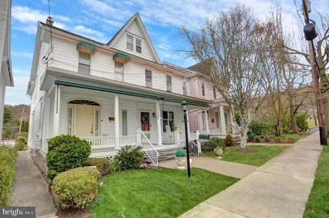 711 Market St, Lykens, PA 17048