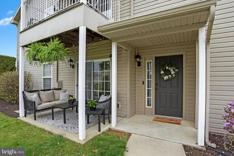 285 Thrush Dr, Hummelstown, PA 17036