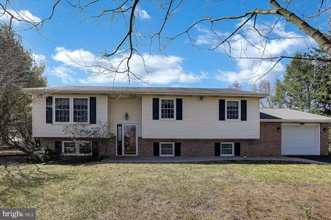 186 Pheasant Rd, Grantville, PA 17028