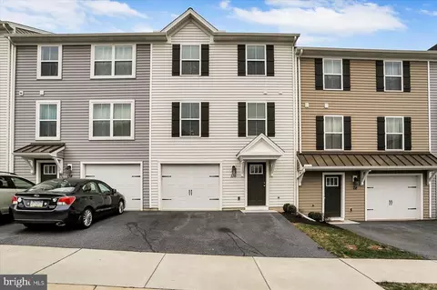 136 Carleigh Ln, Harrisburg, PA 17112