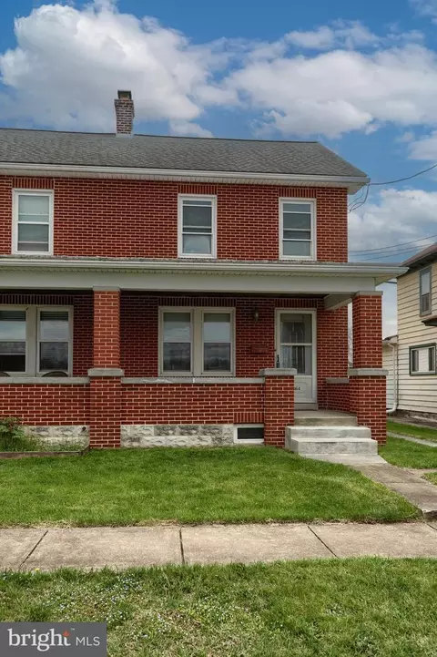 Exterior - 364 E Derry Rd, Hershey, PA 17033 photo 3 of 12