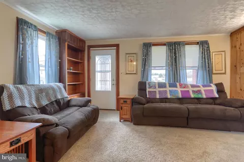 Living - 364 E Derry Rd, Hershey, PA 17033 photo 2 of 3