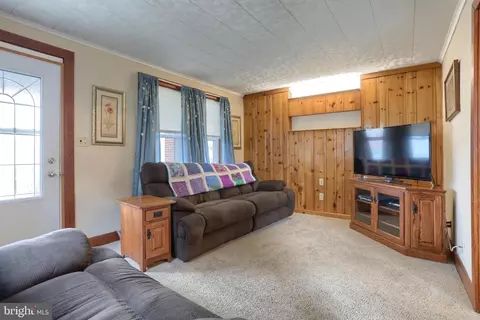 Living - 364 E Derry Rd, Hershey, PA 17033 photo 3 of 3