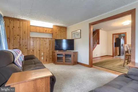 Living - 364 E Derry Rd, Hershey, PA 17033 photo 1 of 3