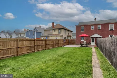 Exterior - 364 E Derry Rd, Hershey, PA 17033 photo 8 of 12