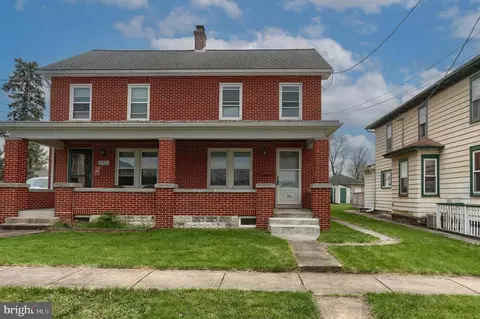 Exterior - 364 E Derry Rd, Hershey, PA 17033 photo 2 of 12
