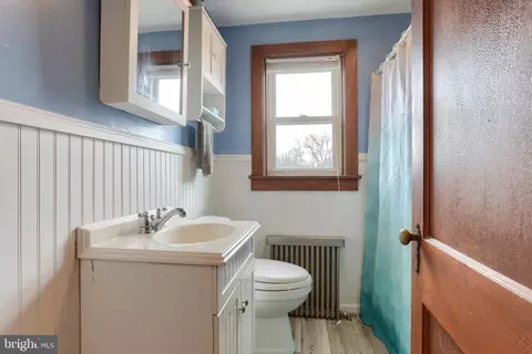 Bath - 364 E Derry Rd, Hershey, PA 17033 photo 1 of 1