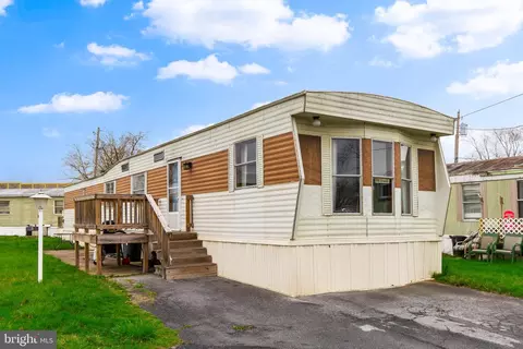 5 Caravan Ct, Middletown, PA 17057