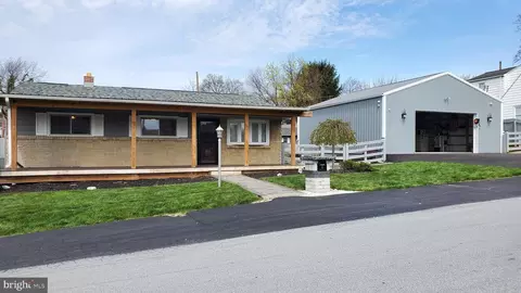 6 Garden Cir, Harrisburg, PA 17109